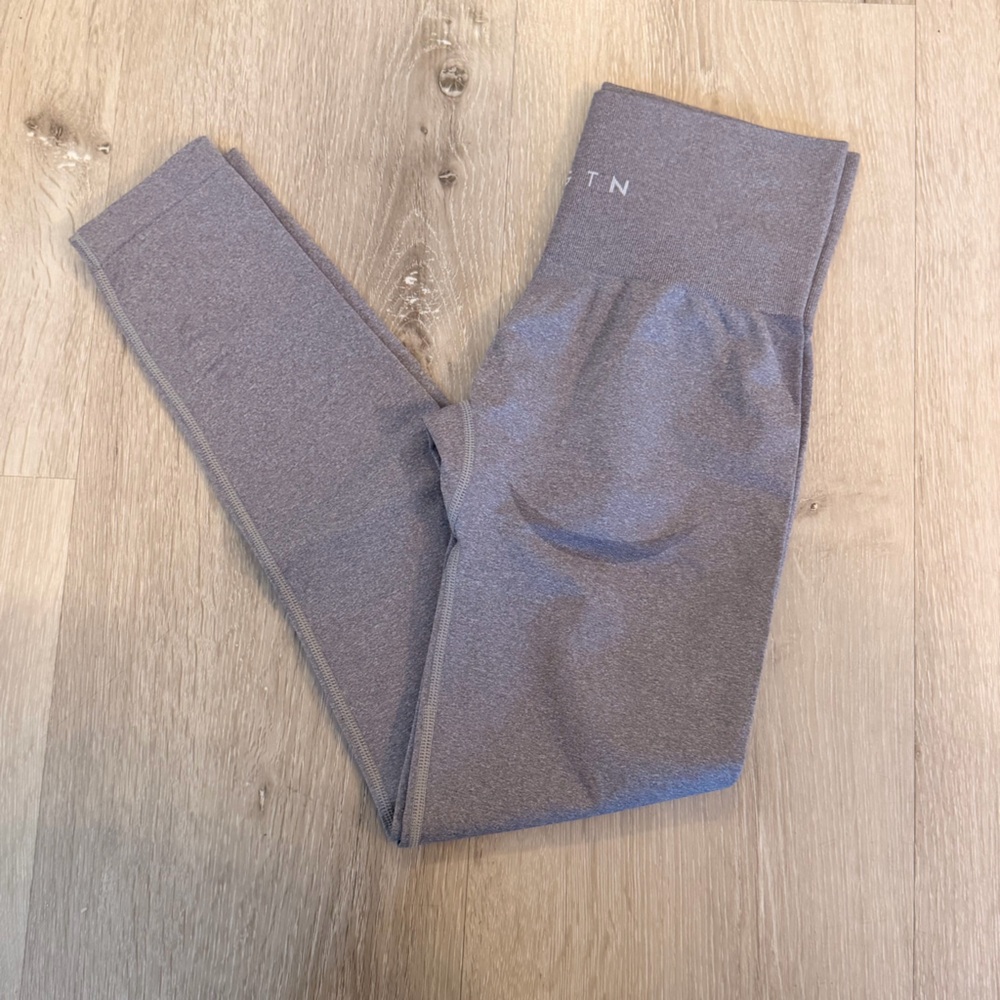 New NVGTN Contour Seamless Leggings